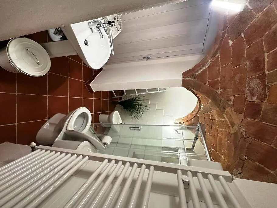 Casa Del Glicine - Appartamento In Palazzo Storico Pugnano