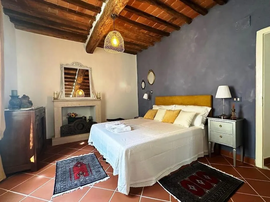Casa Del Glicine - Appartamento In Palazzo Storico Pugnano 0*,  Italia