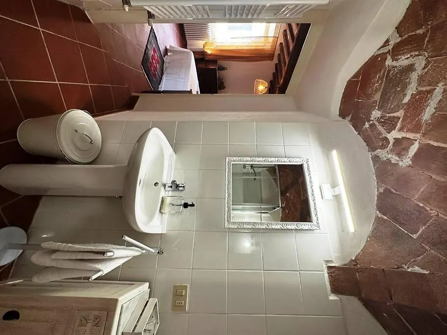 Casa Del Glicine - Appartamento In Palazzo Storico Pugnano 0*,  Italia