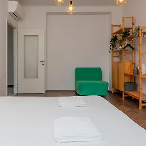https://renovated-apartment-close-to-central-station-ponte-seveso-42.it-lombardy.com